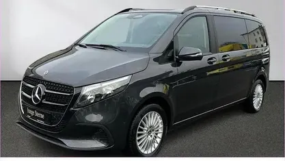 Gebraucht Mercedes V220 163 PS (119 kW) 2024 Grau Van / Kleinbus