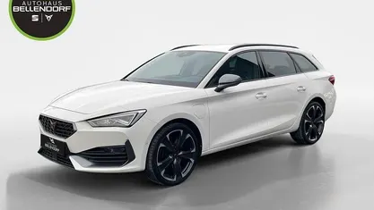Weiß Gebraucht 2021 Cupra Leon Kombi | 24.470 € (Fairer Preis)