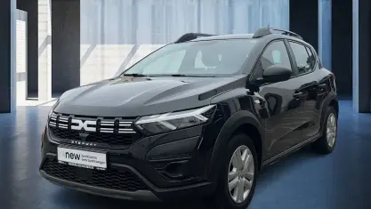 Używany Dacia Sandero Essentiel 101 KM (74 kW) 2024 Czarny Sedan/Limuzyna