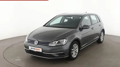 Grau Gebraucht 2019 VW Golf VII Comfortline Limousine | 15.160 € (Fairer Preis)