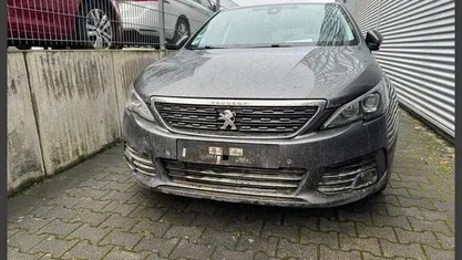 Gebraucht Peugeot 308 Allure 110 PS (80 kW) 2019 Grau Limousine