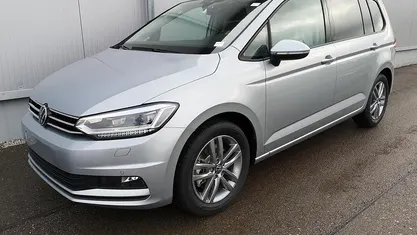 Oystersilber metallic Neu 2025 VW Touran Comfortline Van / Kleinbus | 37.590 € (Fairer Preis)