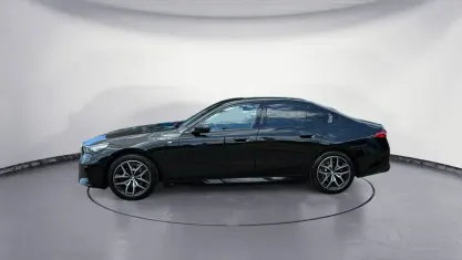 Gebraucht BMW 520 M Sport 197 PS (144 kW) 2025 Schwarz Limousine