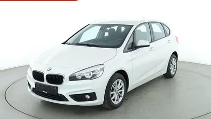 Weiß Gebraucht 2017 BMW 218 Active Tourer Advantage Van / Kleinbus | 17.020 € (Fairer Preis)