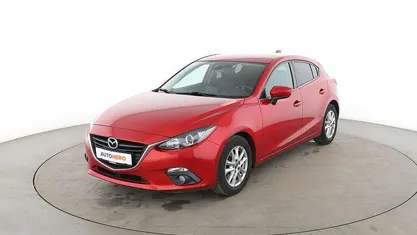 Gebraucht Mazda 3 Center-Line 120 PS (88 kW) 2015 Rot Limousine