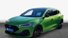 Grün Gebraucht 2023 Ford Focus ST Limousine | 33.400 € (Fairer Preis)