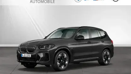 Gebraucht BMW iX3 M Sport 210 kW (286 PS) 2023 Sophistograu brillanteffekt metallic SUV
