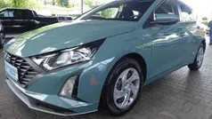 Grün (mangrove green / mic) Neu 2024 Hyundai i20 Select Limousine | 16.990 € (Superpreis)