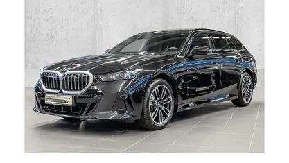 Gebraucht BMW 520 M Sport 197 PS (144 kW) 2025 Schwarz Kombi