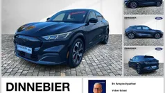 Grau (metallic) Gebraucht 2022 Ford Mustang Mach-E SUV | 36.990 € (Fairer Preis)