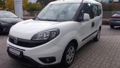Weiß Gebraucht 2022 Fiat Doblò Van / Kleinbus | 13.980 € (Guter Preis)