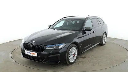 Gebraucht BMW 520 M Sport 190 PS (139 kW) 2022 Schwarz Kombi