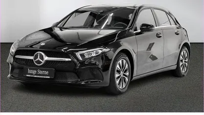 Unilack nachtschwarz Gebraucht 2022 Mercedes A200 Style Limousine | 24.980 € (Fairer Preis)