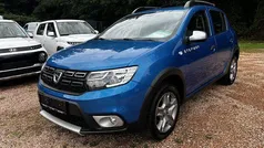 Bleu dazurite Gebraucht 2017 Dacia Sandero Prestige Kleinwagen | 10.890 € (Teuer)