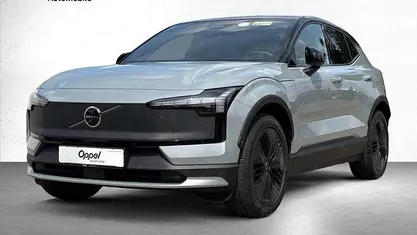 Gebraucht 2025 Volvo EX30 CC Performance SUV | 48.499 € (Guter Preis)