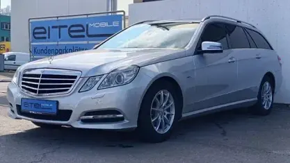 Gebraucht Mercedes E250 Avantgarde 204 PS (150 kW) 2010 Silber Limousine