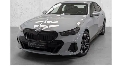 Gebraucht BMW 520 Performance 197 PS (144 kW) 2025 Grau Limousine