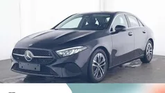 Metalliclack kosmosschwarz Gebraucht 2024 Mercedes A180 Limousine | 28.480 € (Fairer Preis)