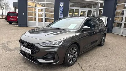 Magnetic grau metallic Neu 2025 Ford Focus ST-Line X Kombi | 30.490 € (Fairer Preis)