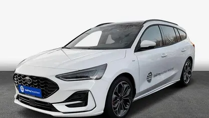 Weiß Gebraucht 2023 Ford Focus ST-Line X Kombi | 23.946 € (Fairer Preis)