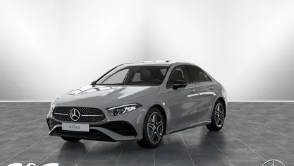 Gebraucht Mercedes A200 AMG 163 PS (119 kW) 2025 Manufaktur lack manufaktur alpin Limousine