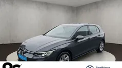 Delfingrau metallic Gebraucht 2024 VW Golf VIII Life Limousine | 23.900 € (Fairer Preis)