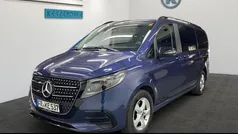 Sodalithblau Gebraucht 2024 Mercedes V250 AMG Van / Kleinbus | 76.400 € (Fairer Preis)