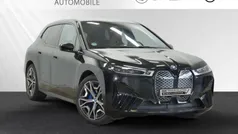 Saphirschwarz metallic Gebraucht 2024 BMW iX Sport Line SUV | 77.965 € (Fairer Preis)