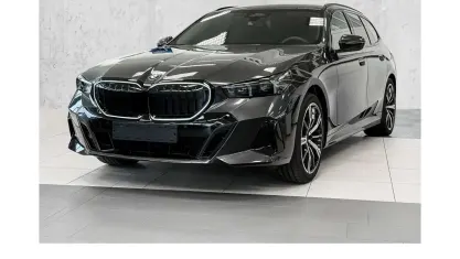 Neu BMW 520 M Sport 197 PS (144 kW) 2025 Grau Kombi