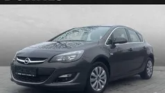Grau Gebraucht 2015 Opel Astra Exklusiv Limousine | 8.675 € (Fairer Preis)