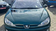 Grün Gebraucht 2003 Peugeot 206 CC Roland Garros Cabrio | 2.200 € (Fairer Preis)