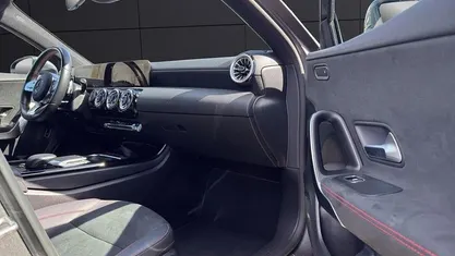 Gebraucht Mercedes A180 AMG line 136 PS (100 kW) 2022 Grau Limousine