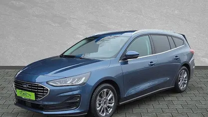 Chrome blue metallic Gebraucht 2024 Ford Focus Titanium | 22.990 € (Superpreis)