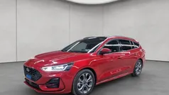 Fantasticrot metallic Gebraucht 2024 Ford Focus ST-Line Kombi | 24.950 € (Superpreis)