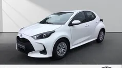 Weiß Gebraucht 2023 Toyota Yaris Comfort Kleinwagen | 15.690 € (Fairer Preis)