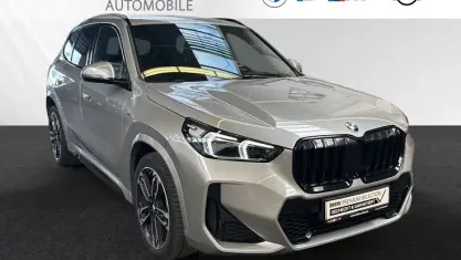 Gebraucht BMW X1 M Sport 150 PS (110 kW) 2023 Spacesilber metallic SUV