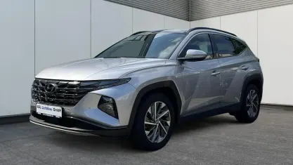 Gebraucht Hyundai Tucson Trend 179 PS (131 kW) 2023 Shimmering silver SUV