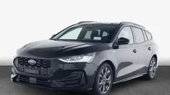 Agate black metallic Gebraucht 2023 Ford Focus ST-Line X Kombi | 25.970 € (Fairer Preis)