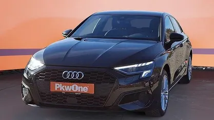 Brillantschwarz Gebraucht 2024 Audi A3 Business Limousine | 28.990 € (Guter Preis)