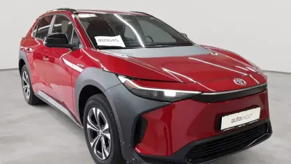 Gebraucht Toyota bZ4X Comfort 150 kW (204 PS) 2023 Karminarot metallic SUV