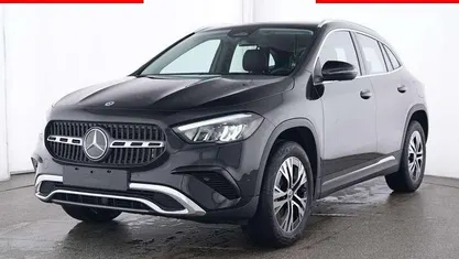 Schwarz Gebraucht 2024 Mercedes GLA200 Advanced SUV | 37.380 € (Guter Preis)