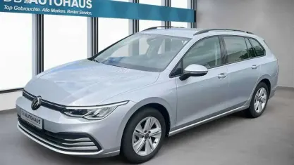 Gebraucht VW Golf VIII Life 110 PS (80 kW) 2024 Silber Kombi