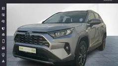 Lichtsilber metallic (silber) Gebraucht 2023 Toyota RAV4 Hybrid Team SUV | 38.490 € (Fairer Preis)