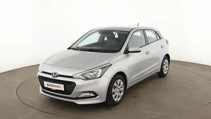 Gebraucht Hyundai i20 Classic 75 PS (55 kW) 2015 Silber Limousine