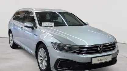 Gebraucht VW Passat GTE 156 PS (114 kW) 2022 Scale silver metallic Kombi