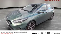 Grün Neu 2025 Kia Ceed Spirit Kleinwagen | 29.890 € (Fairer Preis)