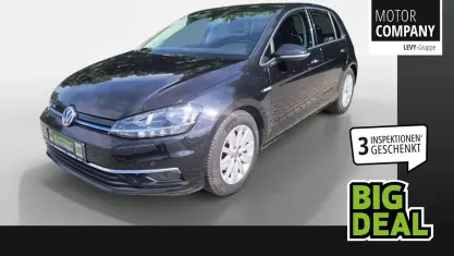 Gebraucht VW Golf VII Comfortline 131 PS (96 kW) 2019 Schwarz Limousine
