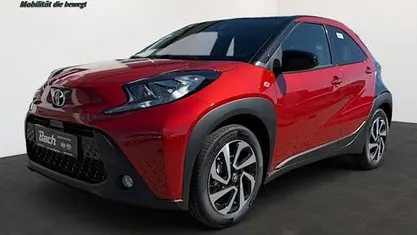 Rot Gebraucht 2025 Toyota Aygo X SUV | 18.190 € (Fairer Preis)