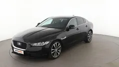 Schwarz Gebraucht 2017 Jaguar XE Portfolio Limousine | 18.310 € (Fairer Preis)