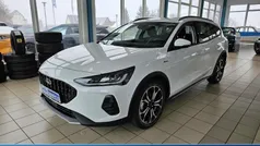 Frostweiß Gebraucht 2023 Ford Focus Active Kombi | 25.390 € (Fairer Preis)